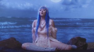 Ashnikko Panic Attacks in Paradise music video