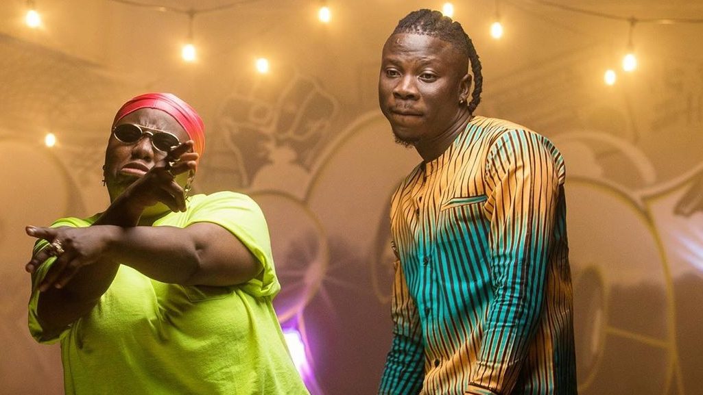 Stonebwoy – Ololo ft Teni (prod by Prinxi Papi)